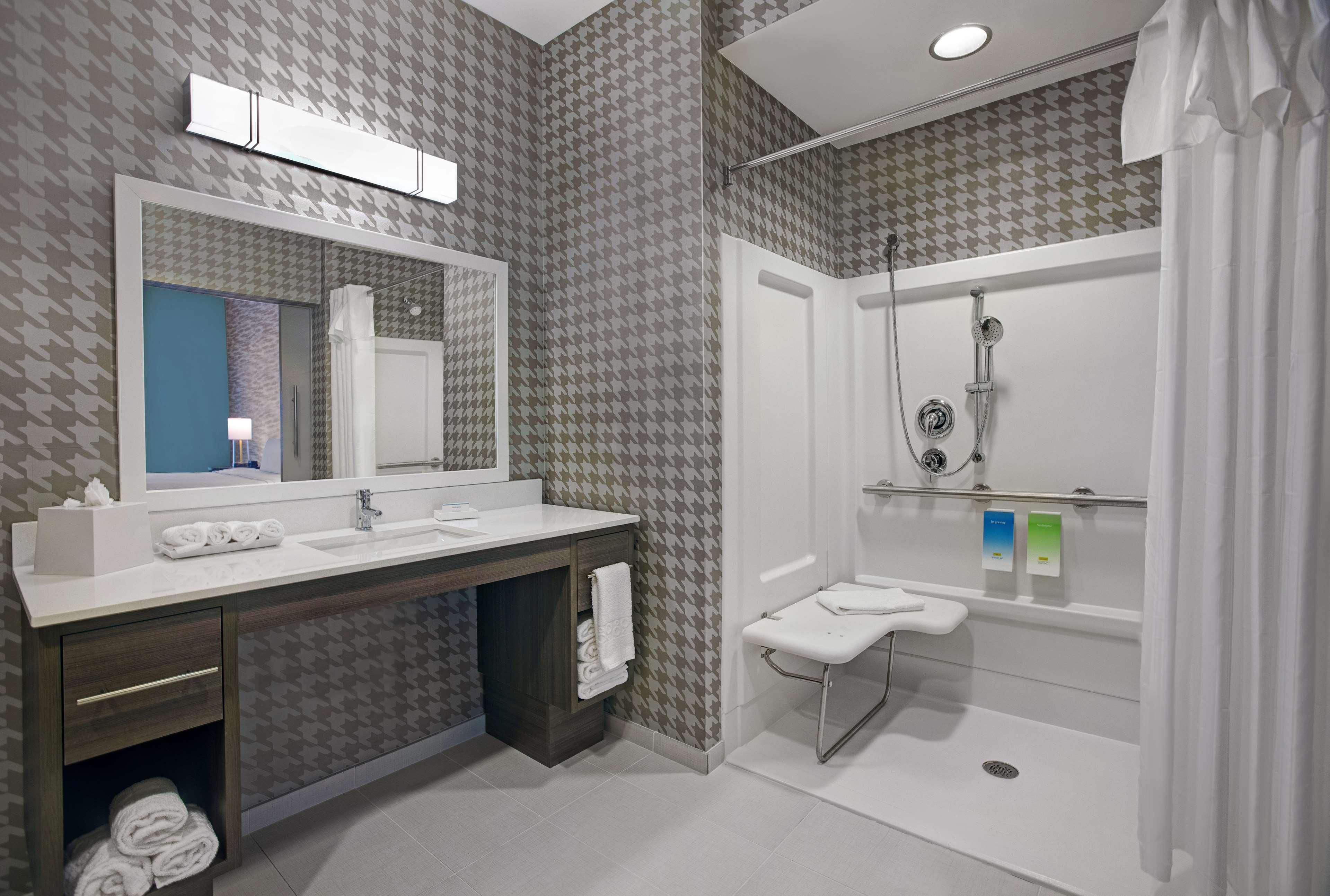Home2 Suites By Hilton Ричмънд Екстериор снимка