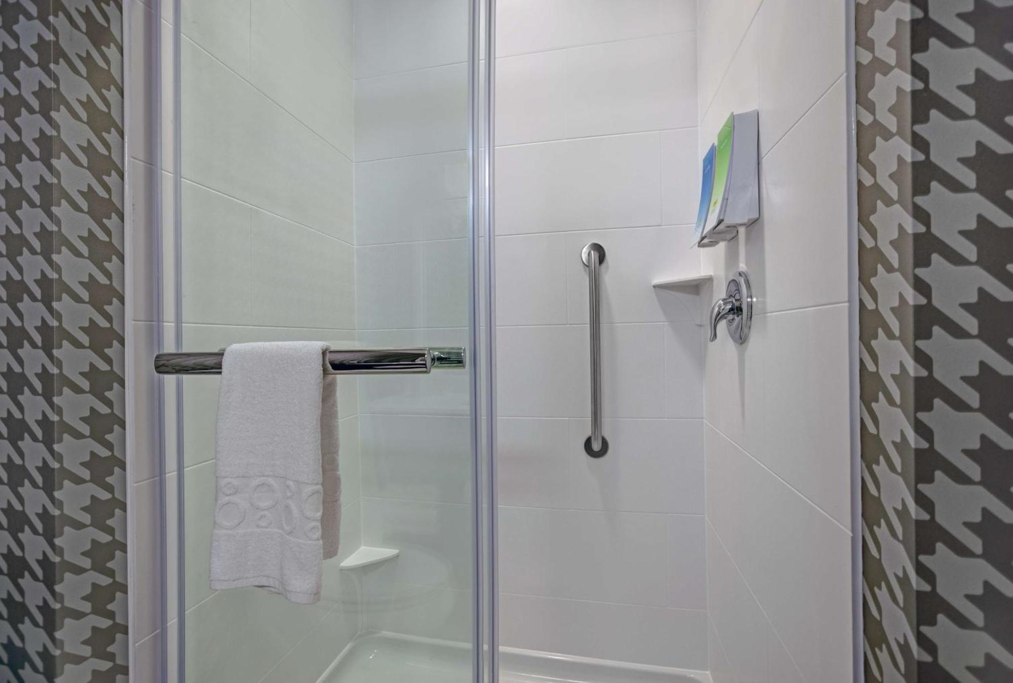 Home2 Suites By Hilton Ричмънд Екстериор снимка